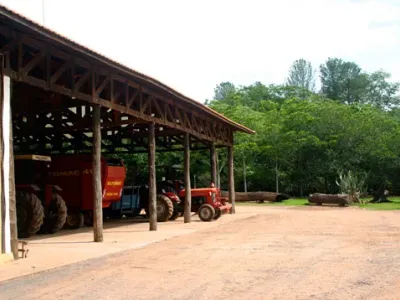 Infraestrutura — Galpao Armazenamento Maquinas Agricolas Tratores